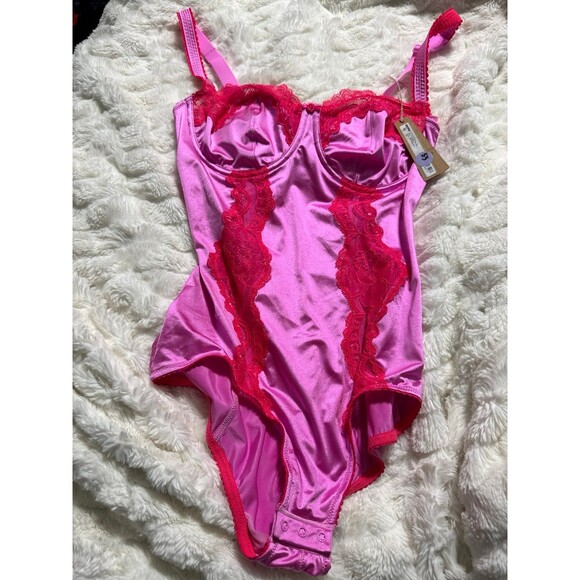 SKIMS stretch satin lace balconette brief Neon Orchid multi - Picture 7 of 8